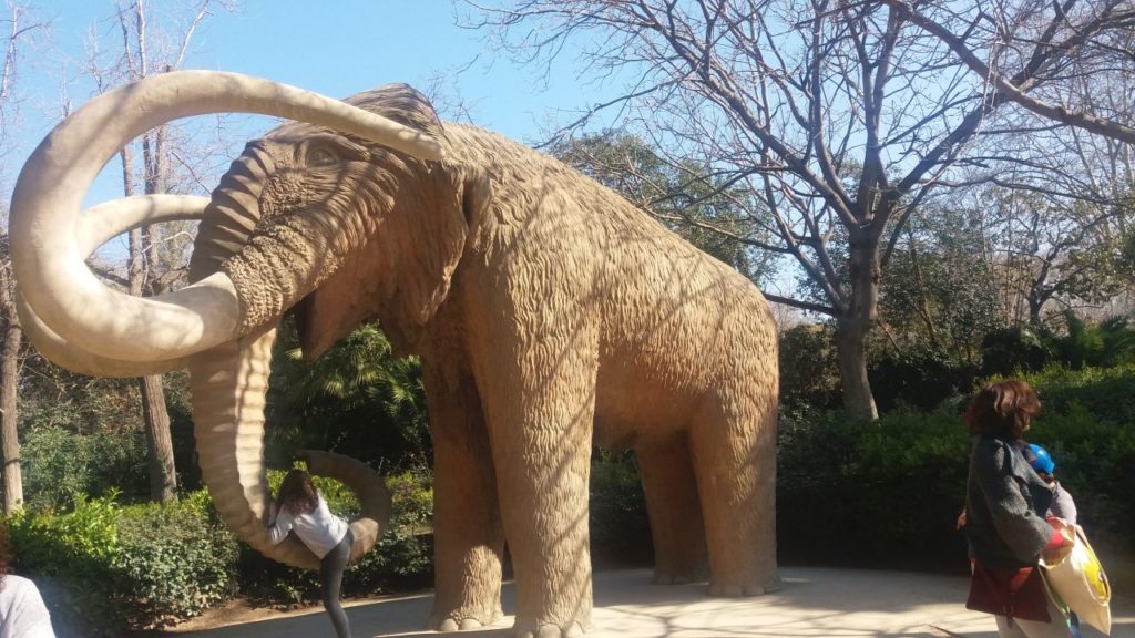 barcelona-park-ciutadella-mamut