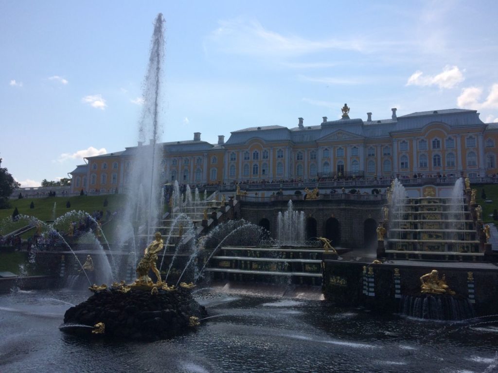peterhof-fontanny