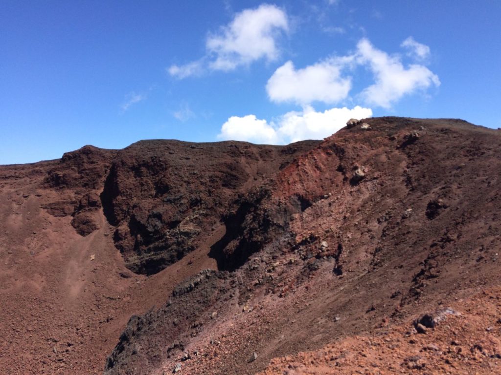 etna-im-wyzej-tym-mniej-zielono