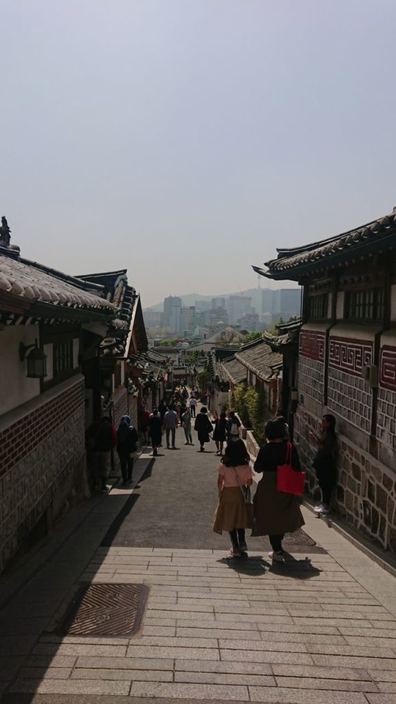 bukchon-hanok-oniontrip