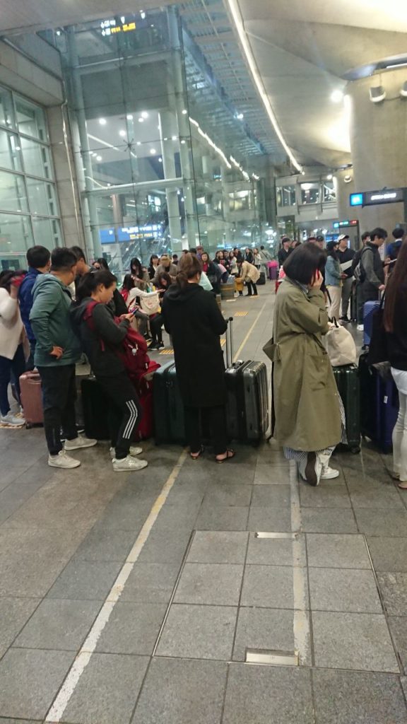 kolejka-do-autobusu-incheon